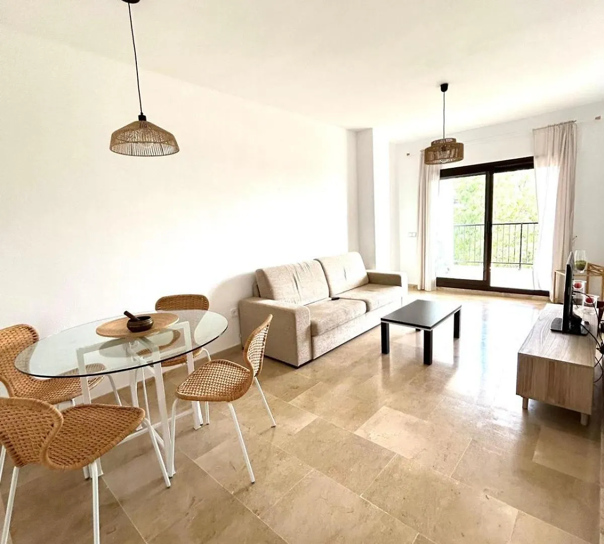 Duquesa Beach Apartment San Luis de Sabinillas